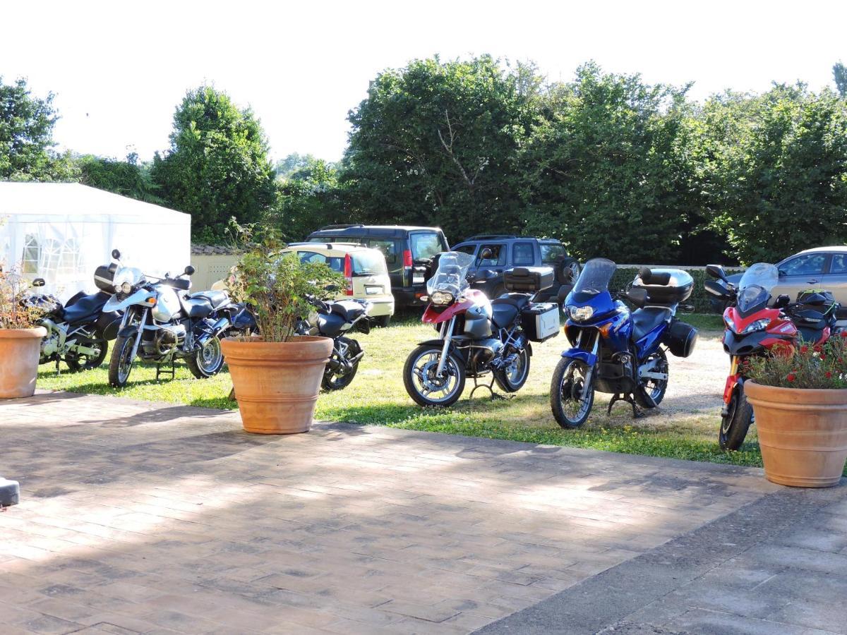 Casale Fedele Family Relax B&B Vicino Al Borgo Ronciglione  Bagian luar foto