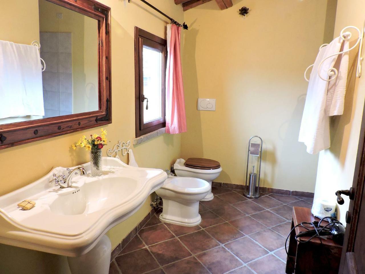 Casale Fedele Family Relax B&B Vicino Al Borgo Ronciglione  Bagian luar foto
